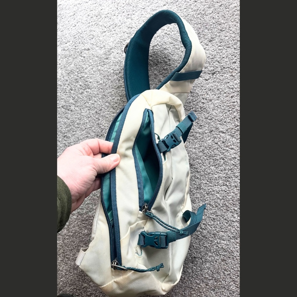 Patagonia Atom Sling Bag White and Teal - Picture 4 of 8